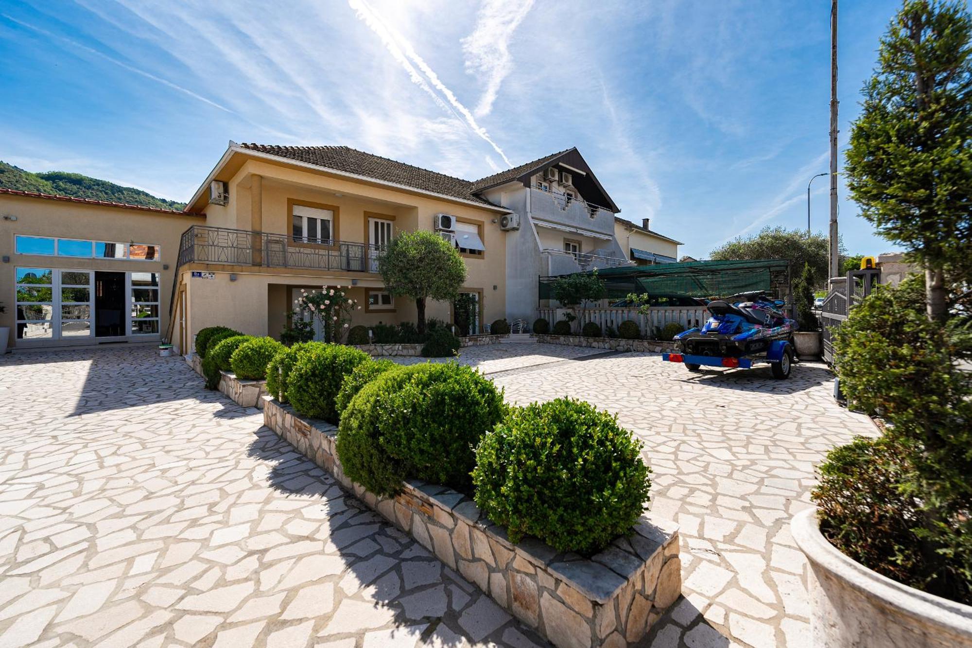 Raicevic Residence Тиват Екстер'єр фото